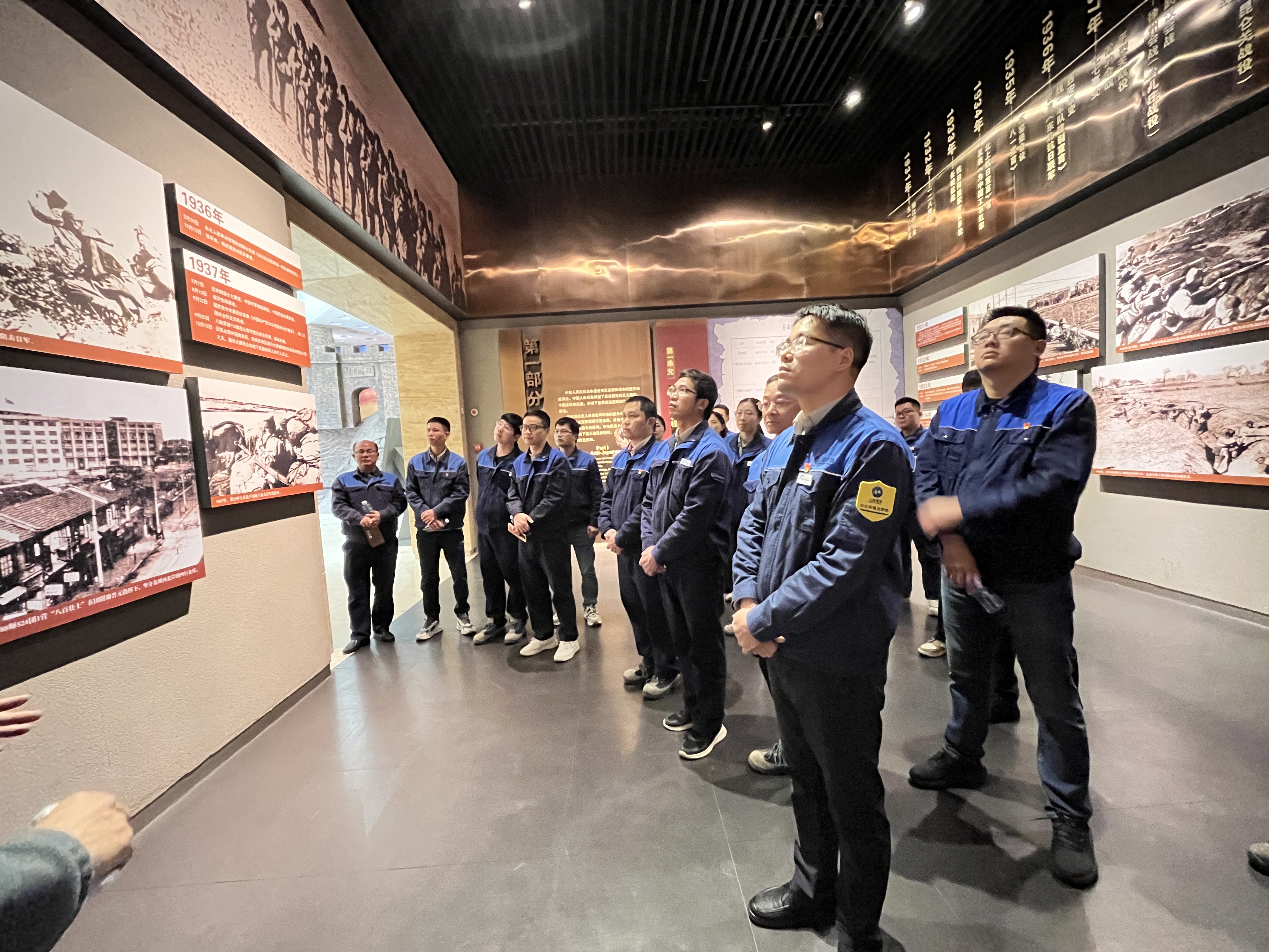 黨員正在參觀昆侖關戰役紀念館1.jpg 黨員正在參觀昆侖關戰役紀念館1.jpg